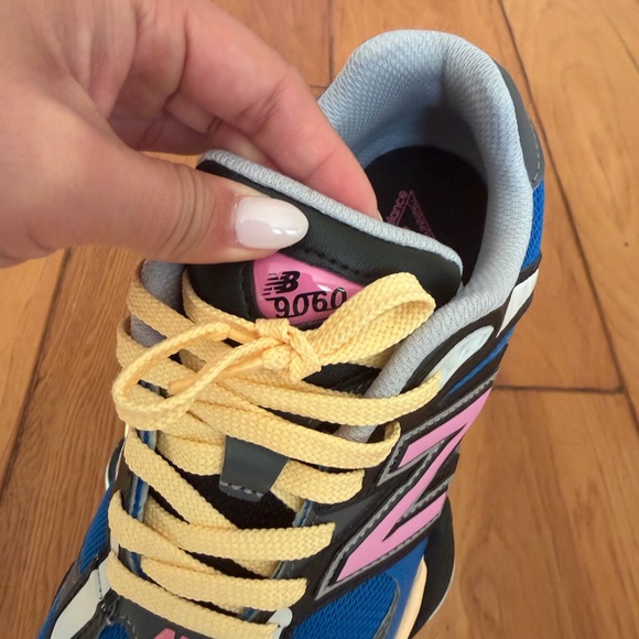 NEW BALANCE 9060 Blue Oasis Blue Pink size 8 - Picture 8 of 14